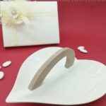Bomboniera Antipastiera cuore in ceramica con manico in legno
