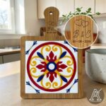 SOTTOPENTOLA QUADRATO CON MAIOLICA ROSSA E GIALLA